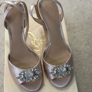Jewel by Badgely Mischka Blush Heel